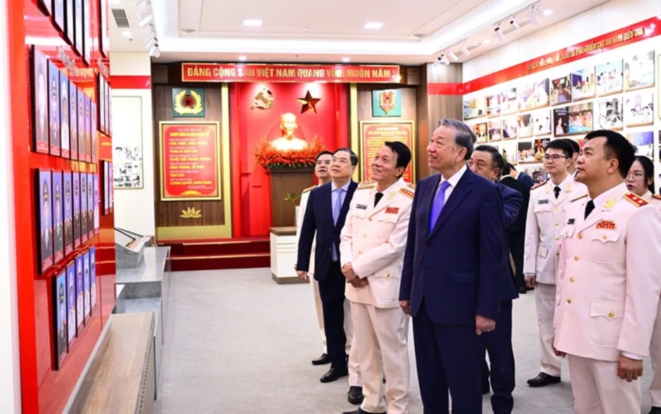 Tổng Bí thư Tô Lâm thăm và chúc Tết cán bộ, chiến sĩ Cục An ninh điều tra Bộ Công an