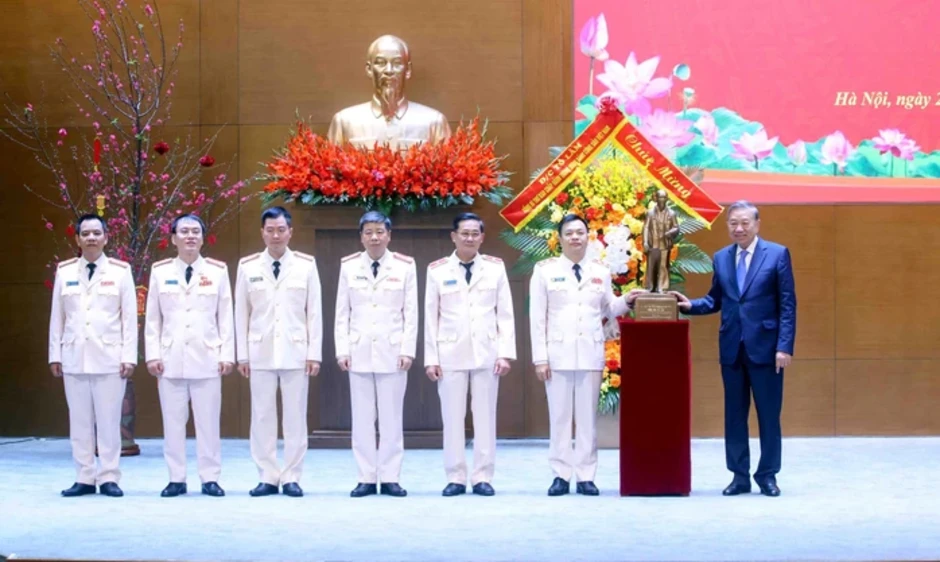 Tổng Bí thư Tô Lâm thăm và chúc Tết cán bộ, chiến sĩ Cục An ninh điều tra Bộ Công an