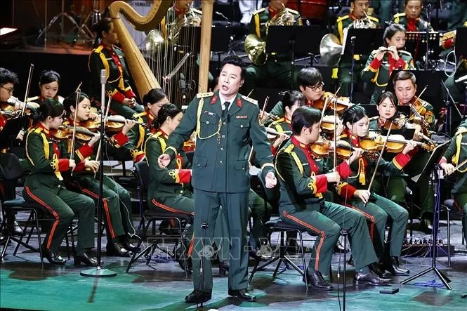 Tổng Bí thư và Chủ tịch Quốc hội dự chương trình nghệ thuật 'Thanh âm dưới ánh mặt trời' Tổng Bí thư và Chủ tịch Quốc hội dự chương trình nghệ thuật 'Thanh âm dưới ánh mặt trời'