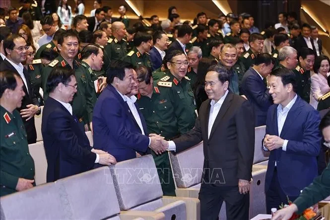 Tổng Bí thư và Chủ tịch Quốc hội dự chương trình nghệ thuật 'Thanh âm dưới ánh mặt trời' Tổng Bí thư và Chủ tịch Quốc hội dự chương trình nghệ thuật 'Thanh âm dưới ánh mặt trời'