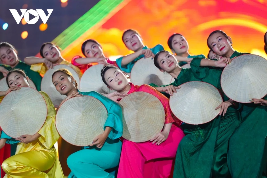 Tổng duyệt chương trình nghệ thuật “Thanh âm kỷ nguyên mới”