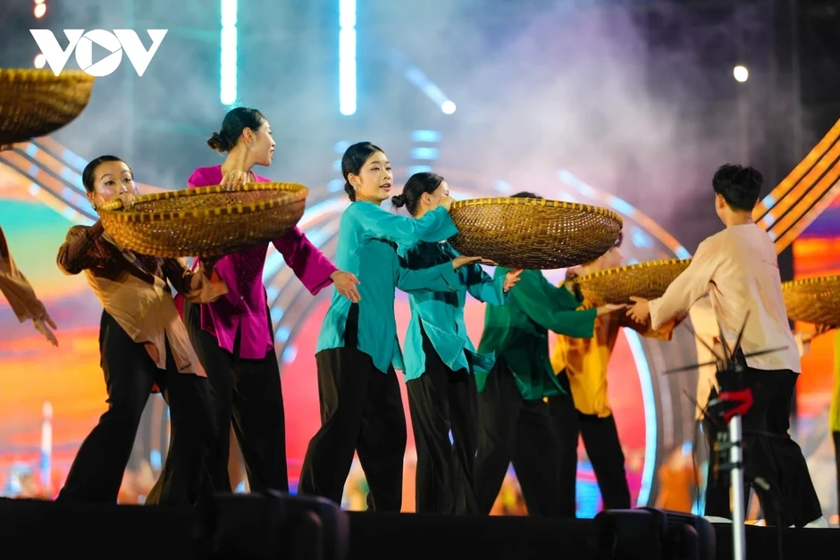 Tổng duyệt chương trình nghệ thuật “Thanh âm kỷ nguyên mới”