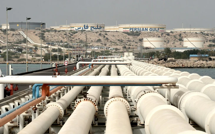 Tổng thống Iran tuyên bố không đầu hàng, xin lỗi các nước láng giềng Tổng thống Iran tuyên bố không đầu hàng, xin lỗi các nước láng giềng