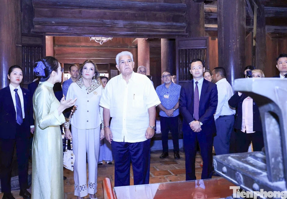 Tổng thống Panama và Phu nhân tham quan Văn Miếu – Quốc Tử Giám Tổng thống Panama và Phu nhân tham quan Văn Miếu – Quốc Tử Giám