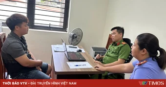 Tông xe vào Cảnh sát giao thông để trốn kiểm tra nồng độ cồn