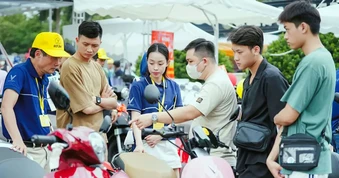 TP Hà Nội: Người dân chuyển đổi sang phương tiện xanh