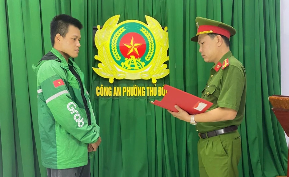 TP Hồ Chí Minh: Củng cố hồ sơ xử lý tài xế xe công nghệ hành hung người đi đường TP Hồ Chí Minh: Củng cố hồ sơ xử lý tài xế xe công nghệ hành hung người đi đường