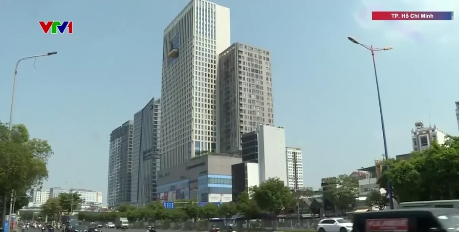 TP Hồ Chí Minh: Người dân chật vật giữa cao điểm nắng nóng kéo dài TP Hồ Chí Minh: Người dân chật vật giữa cao điểm nắng nóng kéo dài