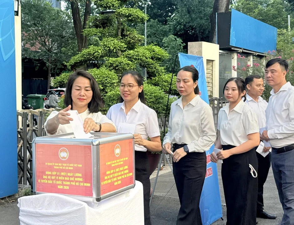 TP Hồ Chí Minh phát động ủng hộ Quỹ Vì biển đảo quê hương TP Hồ Chí Minh phát động ủng hộ Quỹ Vì biển đảo quê hương