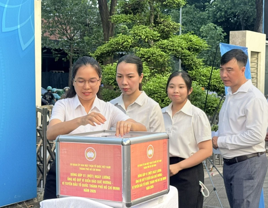 TP Hồ Chí Minh phát động ủng hộ Quỹ Vì biển đảo quê hương TP Hồ Chí Minh phát động ủng hộ Quỹ Vì biển đảo quê hương