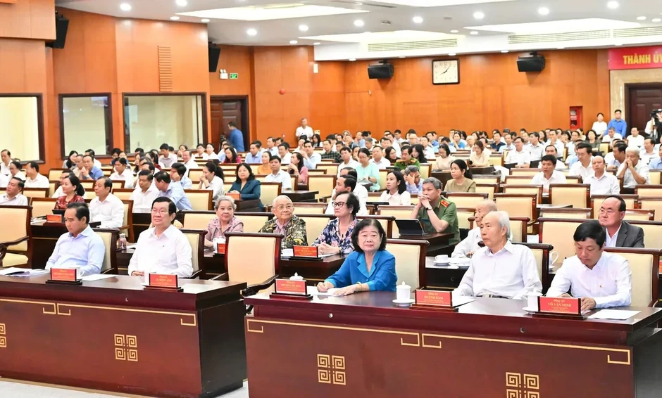 TP Hồ Chí Minh sẽ cấp học bổng, hỗ trợ nhà ở để thu hút người tài TP Hồ Chí Minh sẽ cấp học bổng, hỗ trợ nhà ở để thu hút người tài