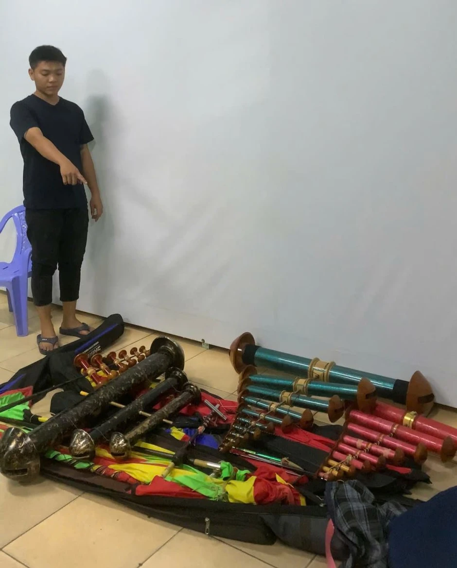TP Hồ Chí Minh: Tạm giữ 3 người thả diều khiến 21 chuyến bay tại Tân Sơn Nhất bị ảnh hưởng TP Hồ Chí Minh: Tạm giữ 3 người thả diều khiến 21 chuyến bay tại Tân Sơn Nhất bị ảnh hưởng