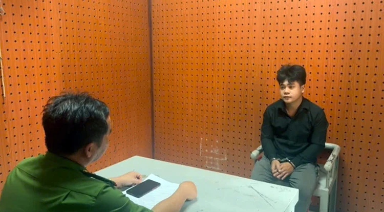 TP Hồ Chí Minh: Tạm giữ bốn đối tượng mang hung khí đi giải quyết mâu thuẫn TP Hồ Chí Minh: Tạm giữ bốn đối tượng mang hung khí đi giải quyết mâu thuẫn
