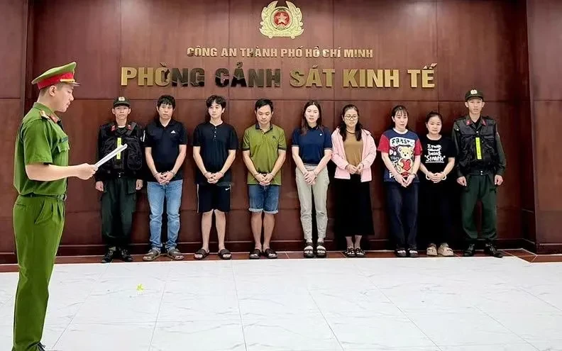 TP Hồ Chí Minh: Triệt phá đường dây đổ trái phép hơn 20.000 tấn chất thải TP Hồ Chí Minh: Triệt phá đường dây đổ trái phép hơn 20.000 tấn chất thải