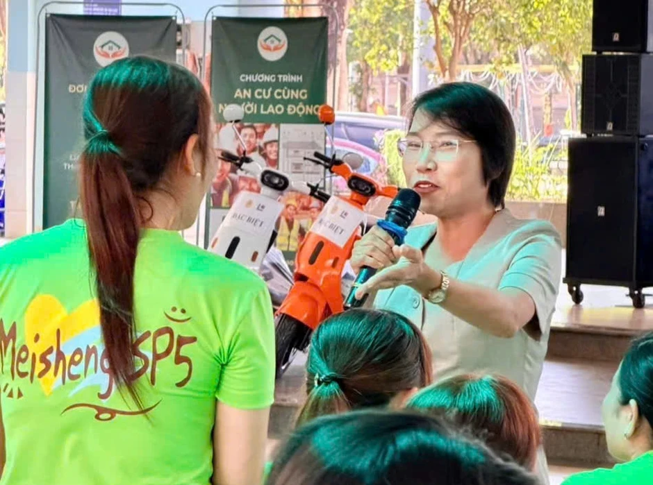 TP.HCM: 600 công đoàn viên, người lao động dự 'Bữa cơm Công đoàn', nhận nhiều phần quà dịp Lễ 1-5 TP.HCM: 600 công đoàn viên, người lao động dự 'Bữa cơm Công đoàn', nhận nhiều phần quà dịp Lễ 1-5