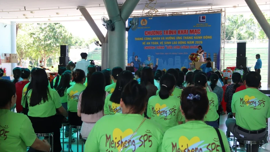 TP.HCM: 600 công đoàn viên, người lao động dự 'Bữa cơm Công đoàn', nhận nhiều phần quà dịp Lễ 1-5 TP.HCM: 600 công đoàn viên, người lao động dự 'Bữa cơm Công đoàn', nhận nhiều phần quà dịp Lễ 1-5
