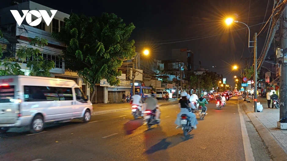 TP.HCM chiều mát rượi sau sáng nắng nóng, dự báo đêm 3/5 có mưa