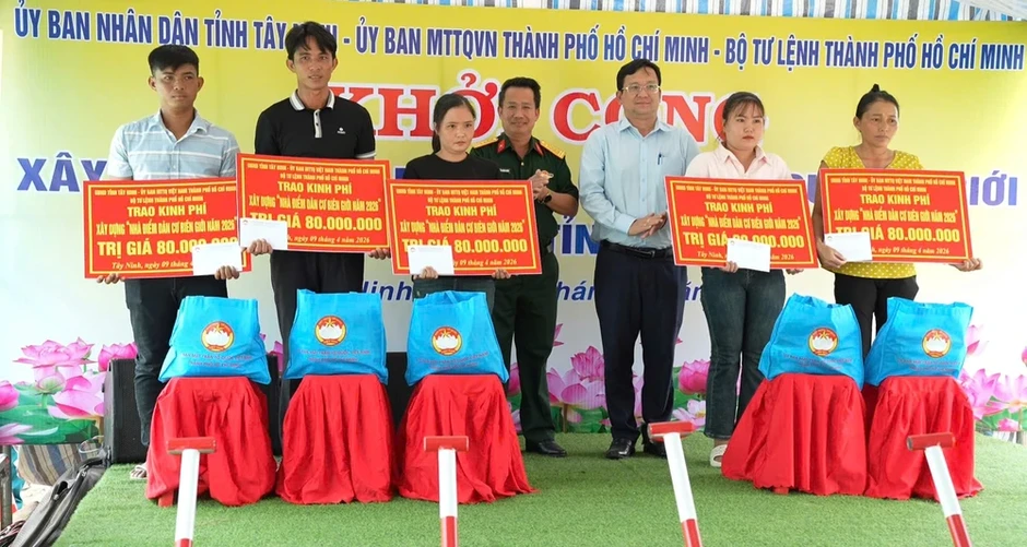 TP.HCM chung tay chăm lo sức khỏe, nhà ở cho người dân biên giới Tây Ninh TP.HCM chung tay chăm lo sức khỏe, nhà ở cho người dân biên giới Tây Ninh