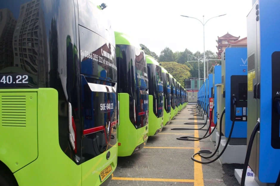 TPHCM có thêm 169 xe buýt điện trên 9 tuyến buýt từ ngày 1-3 TPHCM có thêm 169 xe buýt điện trên 9 tuyến buýt từ ngày 1-3
