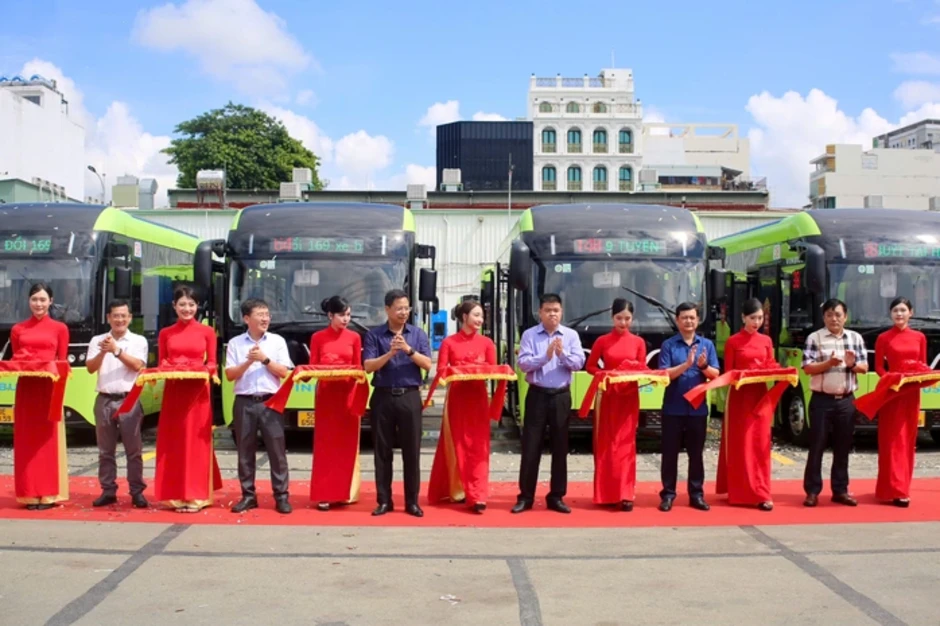 TPHCM có thêm 169 xe buýt điện trên 9 tuyến buýt từ ngày 1-3 TPHCM có thêm 169 xe buýt điện trên 9 tuyến buýt từ ngày 1-3