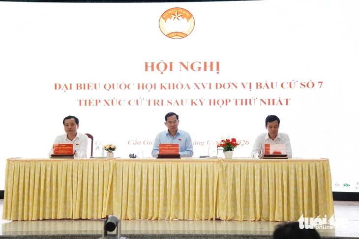 TP.HCM: Cử tri Cần Giờ kiến nghị thúc tiến độ các dự án giao thông TP.HCM: Cử tri Cần Giờ kiến nghị thúc tiến độ các dự án giao thông
