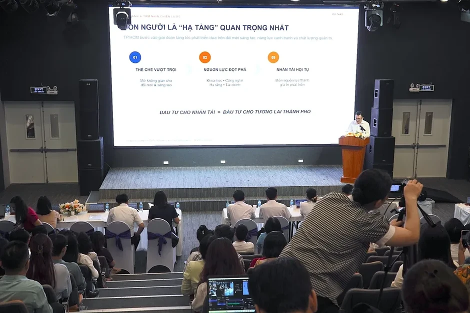 TPHCM đề xuất thu nhập đến 265 triệu đồng/tháng để thu hút chuyên gia TPHCM đề xuất thu nhập đến 265 triệu đồng/tháng để thu hút chuyên gia