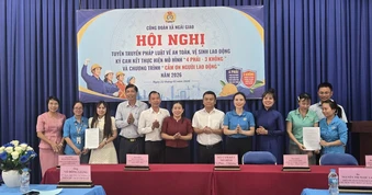 TP.HCM: Hàng trăm đoàn viên, người lao động ký cam kết thực hiện Mô hình '4 Phải – 3 Không'