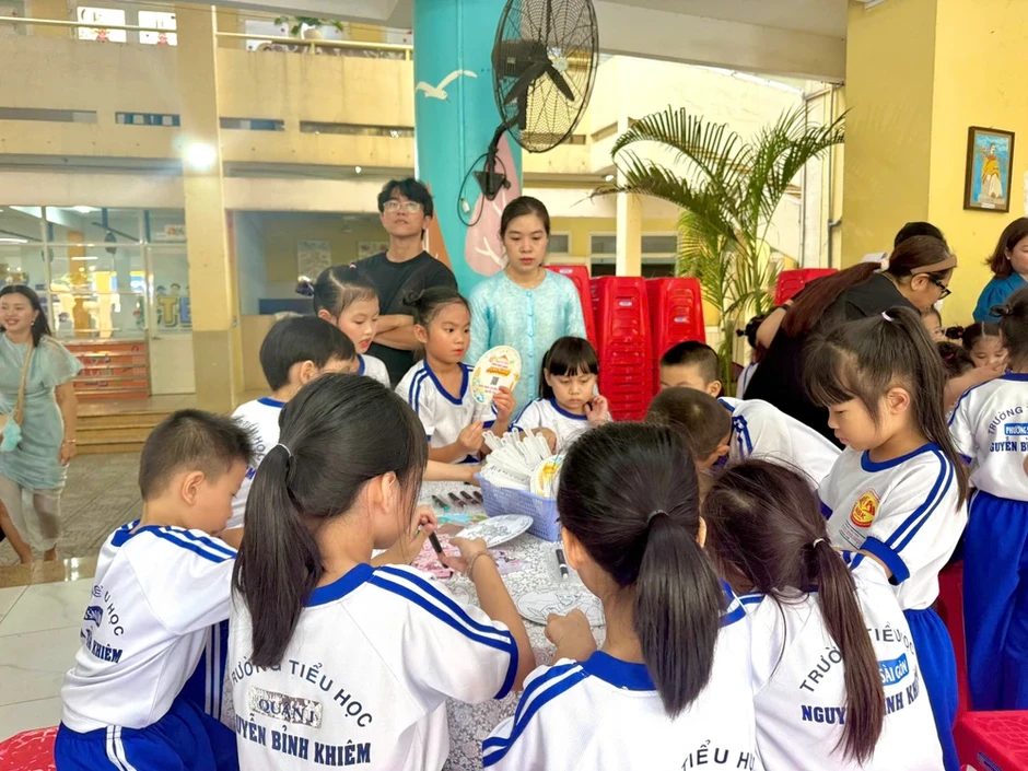 TP.HCM: Học sinh lớp 1 hóa thân nhân vật lịch sử, học qua trò chơi TP.HCM: Học sinh lớp 1 hóa thân nhân vật lịch sử, học qua trò chơi
