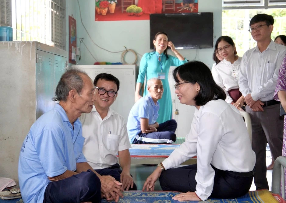 TP.HCM hướng tới chăm sóc toàn diện người yếu thế TP.HCM hướng tới chăm sóc toàn diện người yếu thế