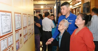 TPHCM khai mạc triển lãm “Hồ sơ khen thưởng kháng chiến chống Pháp”