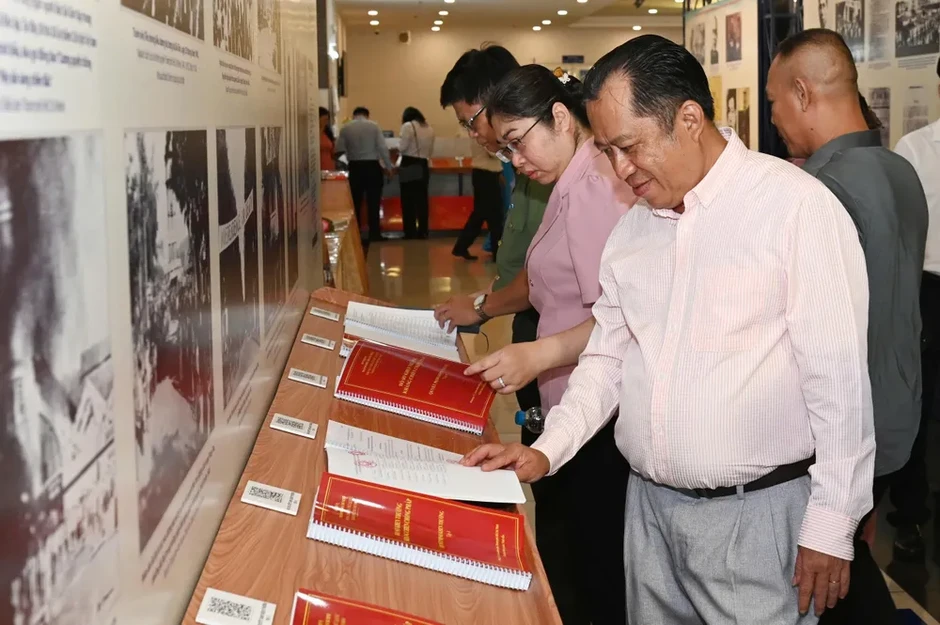 TPHCM khai mạc triển lãm “Hồ sơ khen thưởng kháng chiến chống Pháp” TPHCM khai mạc triển lãm “Hồ sơ khen thưởng kháng chiến chống Pháp”