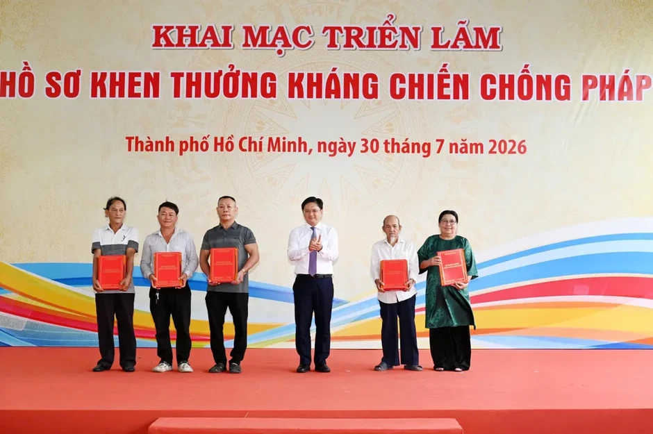 TPHCM khai mạc triển lãm “Hồ sơ khen thưởng kháng chiến chống Pháp” TPHCM khai mạc triển lãm “Hồ sơ khen thưởng kháng chiến chống Pháp”