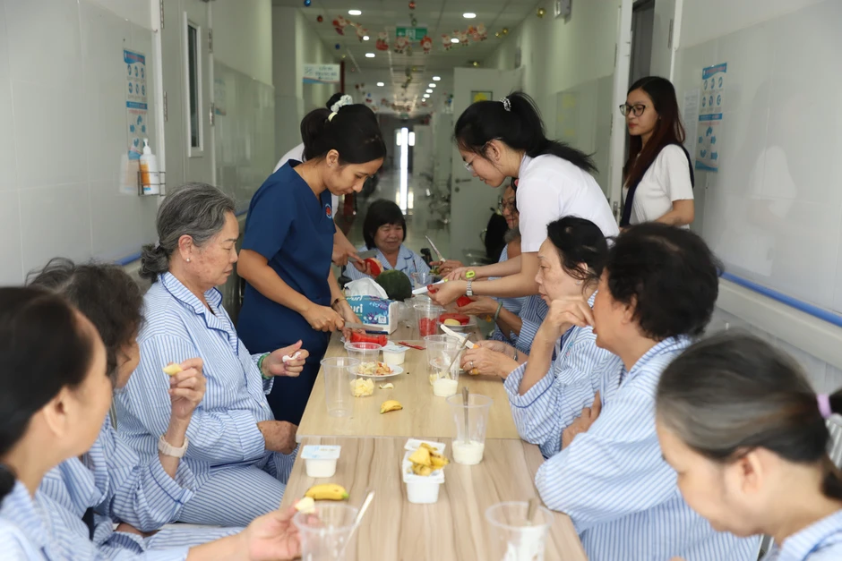 TPHCM lên phương án chi tiết lộ trình khám sức khỏe miễn phí cho toàn dân TPHCM lên phương án chi tiết lộ trình khám sức khỏe miễn phí cho toàn dân