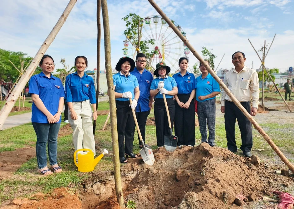 TP.HCM: Phường Đông Hưng Thuận trồng hàng trăm cây gỗ quý tại dự án An Sương TP.HCM: Phường Đông Hưng Thuận trồng hàng trăm cây gỗ quý tại dự án An Sương