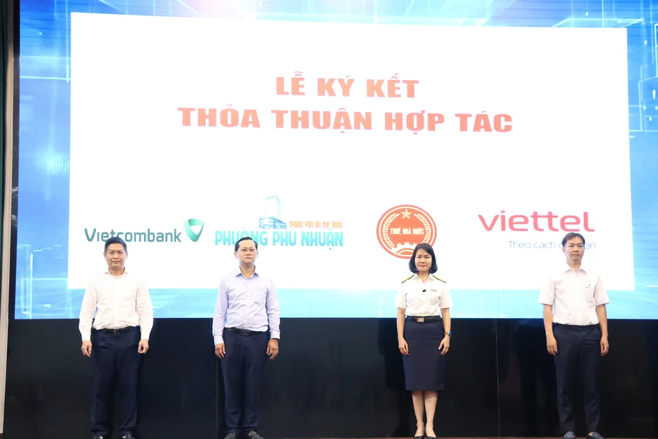 TPHCM: "Cầm tay chỉ việc" người dân thủ tục đăng ký hộ kinh doanh TPHCM: "Cầm tay chỉ việc" người dân thủ tục đăng ký hộ kinh doanh