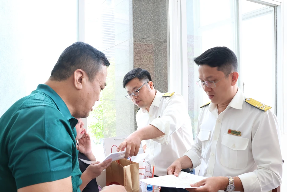 TPHCM: "Cầm tay chỉ việc" người dân thủ tục đăng ký hộ kinh doanh TPHCM: "Cầm tay chỉ việc" người dân thủ tục đăng ký hộ kinh doanh