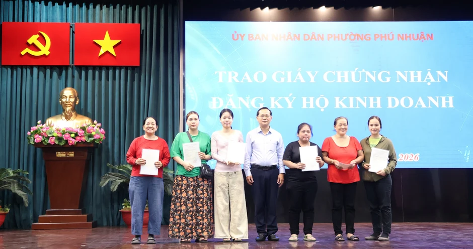 TPHCM: "Cầm tay chỉ việc" người dân thủ tục đăng ký hộ kinh doanh TPHCM: "Cầm tay chỉ việc" người dân thủ tục đăng ký hộ kinh doanh