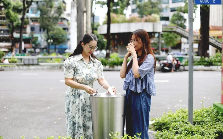TP.HCM: Thêm trụ nước uống tại vòi miễn phí trên đường phố TP.HCM: Thêm trụ nước uống tại vòi miễn phí trên đường phố