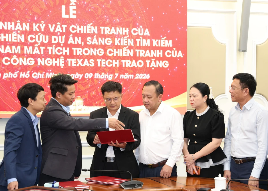 TPHCM tiếp nhận hồ sơ vị trí chôn cất 21 liệt sĩ từ nhóm chuyên gia Mỹ
