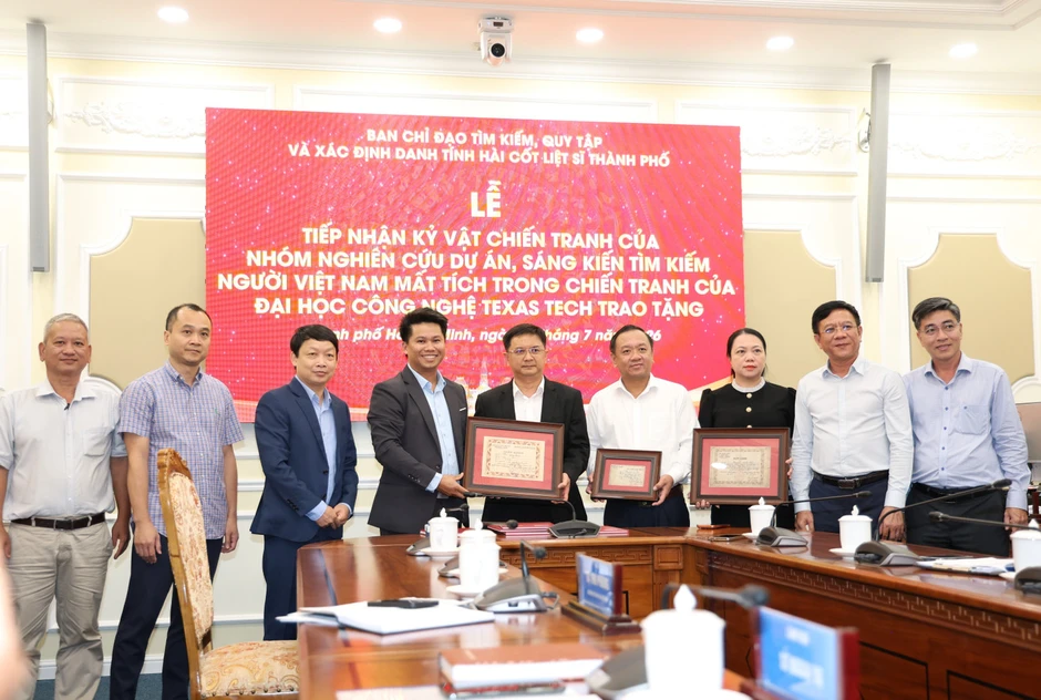 TPHCM tiếp nhận hồ sơ vị trí chôn cất 21 liệt sĩ từ nhóm chuyên gia Mỹ