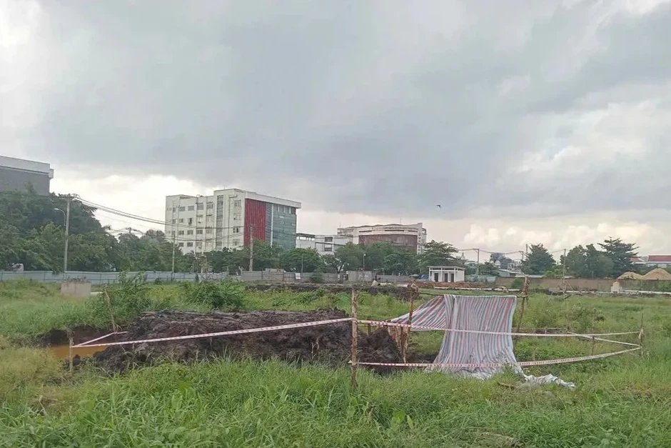 TPHCM: Tìm thân nhân cho 2 phần mộ trong khu vực xây dựng công viên TPHCM: Tìm thân nhân cho 2 phần mộ trong khu vực xây dựng công viên