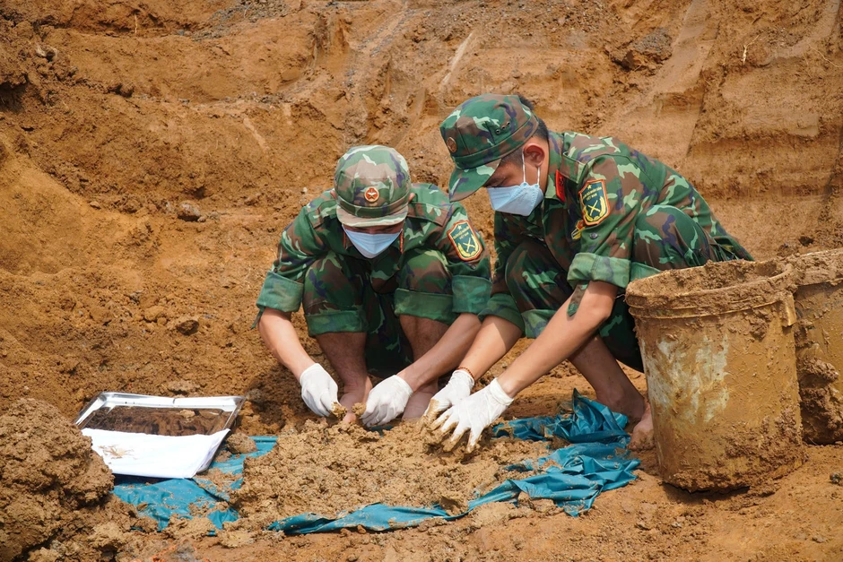 TPHCM: Tìm thấy 3 hài cốt liệt sĩ được chôn dưới giếng nước gần 60 năm trước TPHCM: Tìm thấy 3 hài cốt liệt sĩ được chôn dưới giếng nước gần 60 năm trước