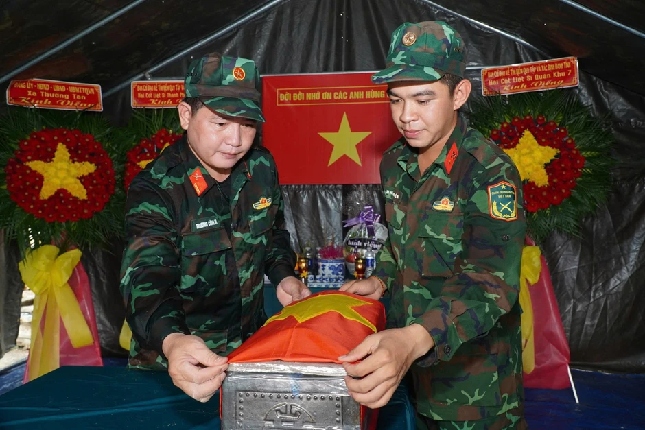 TPHCM: Tìm thấy 3 hài cốt liệt sĩ được chôn dưới giếng nước gần 60 năm trước TPHCM: Tìm thấy 3 hài cốt liệt sĩ được chôn dưới giếng nước gần 60 năm trước
