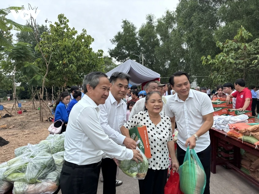 TP.HCM trồng cây hữu nghị, gắn kết cộng đồng quốc tế vì phát triển bền vững TP.HCM trồng cây hữu nghị, gắn kết cộng đồng quốc tế vì phát triển bền vững