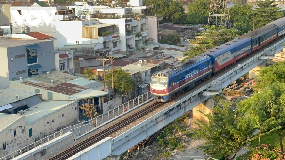 TP.HCM: Vé xe lễ 30/4 còn nhiều, khách chờ giờ chót
