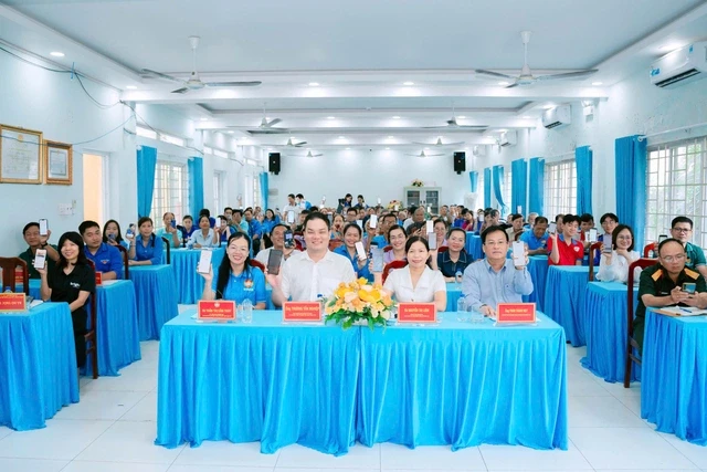 TPHCM: Xã Bình Lợi ra mắt công trình "Mặt trận số" TPHCM: Xã Bình Lợi ra mắt công trình "Mặt trận số"