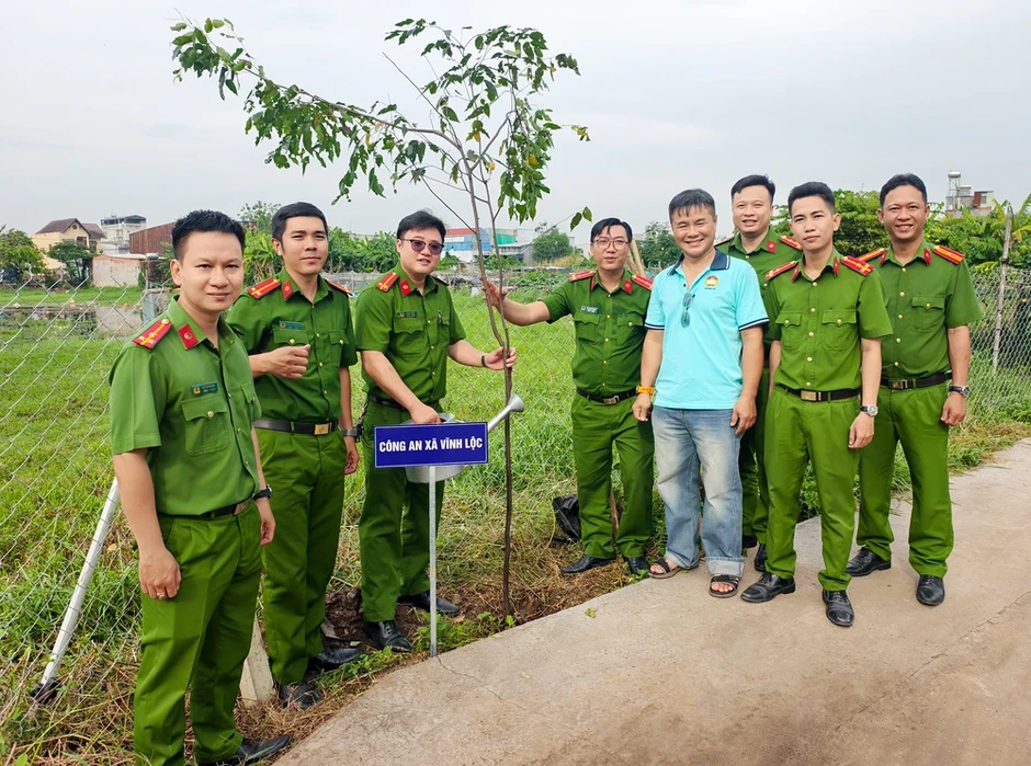 TP.HCM: Xã Vĩnh Lộc khánh thành Công viên Đoàn kết và 2 tuyến hẻm khang trang TP.HCM: Xã Vĩnh Lộc khánh thành Công viên Đoàn kết và 2 tuyến hẻm khang trang