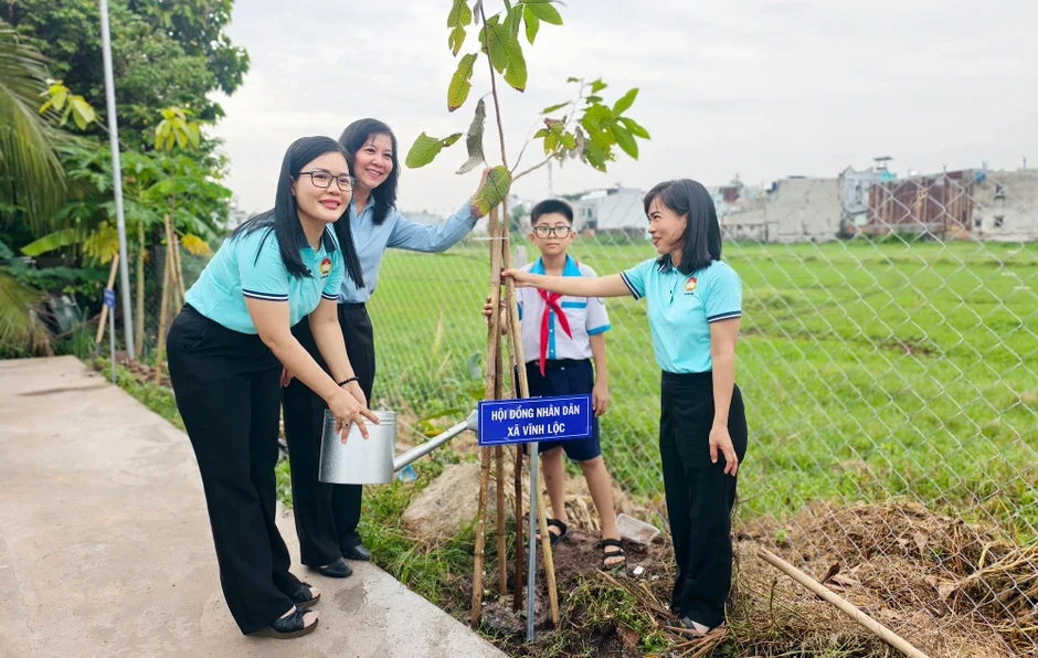 TP.HCM: Xã Vĩnh Lộc khánh thành Công viên Đoàn kết và 2 tuyến hẻm khang trang TP.HCM: Xã Vĩnh Lộc khánh thành Công viên Đoàn kết và 2 tuyến hẻm khang trang