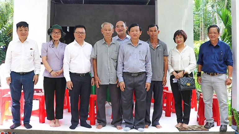 Trà Côn vươn mình từ những “Mái ấm nghĩa tình” Trà Côn vươn mình từ những “Mái ấm nghĩa tình”