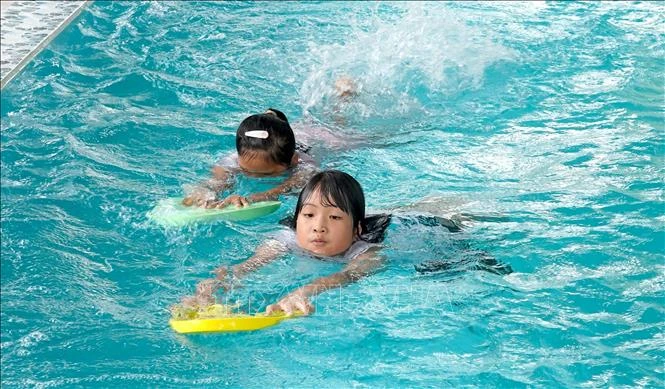 Trang bị kỹ năng bơi an toàn - 'lá chắn' ngăn bi kịch đuối nước Trang bị kỹ năng bơi an toàn - 'lá chắn' ngăn bi kịch đuối nước